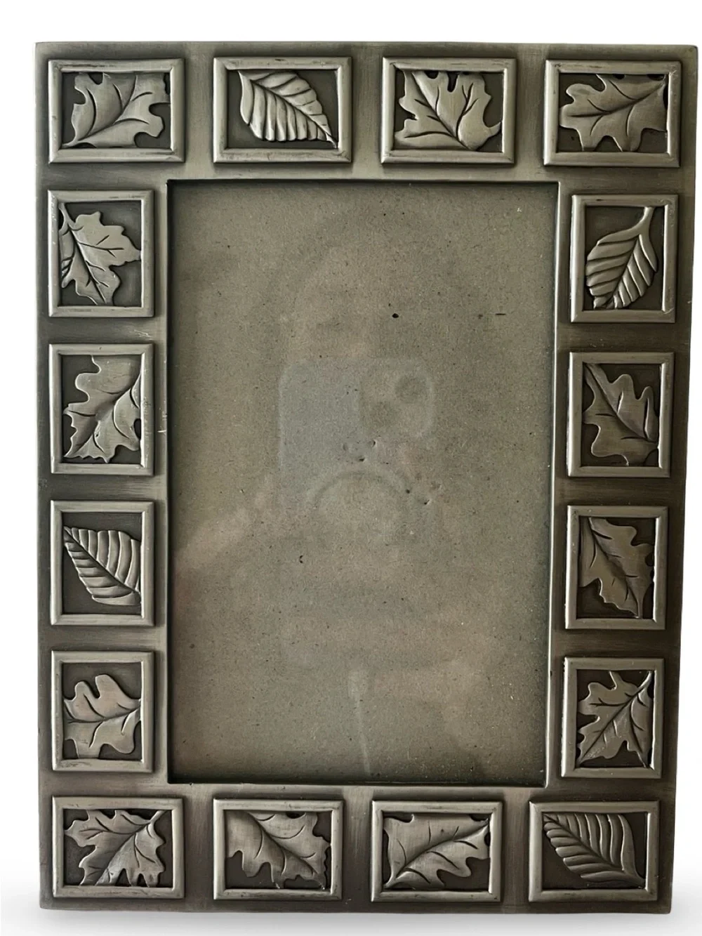 Silver Frame Leaf Pattern 8” x 5.5”